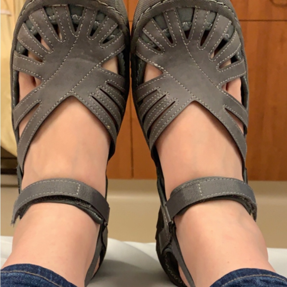 JSport by Jambu Poppy Sandals 🩴